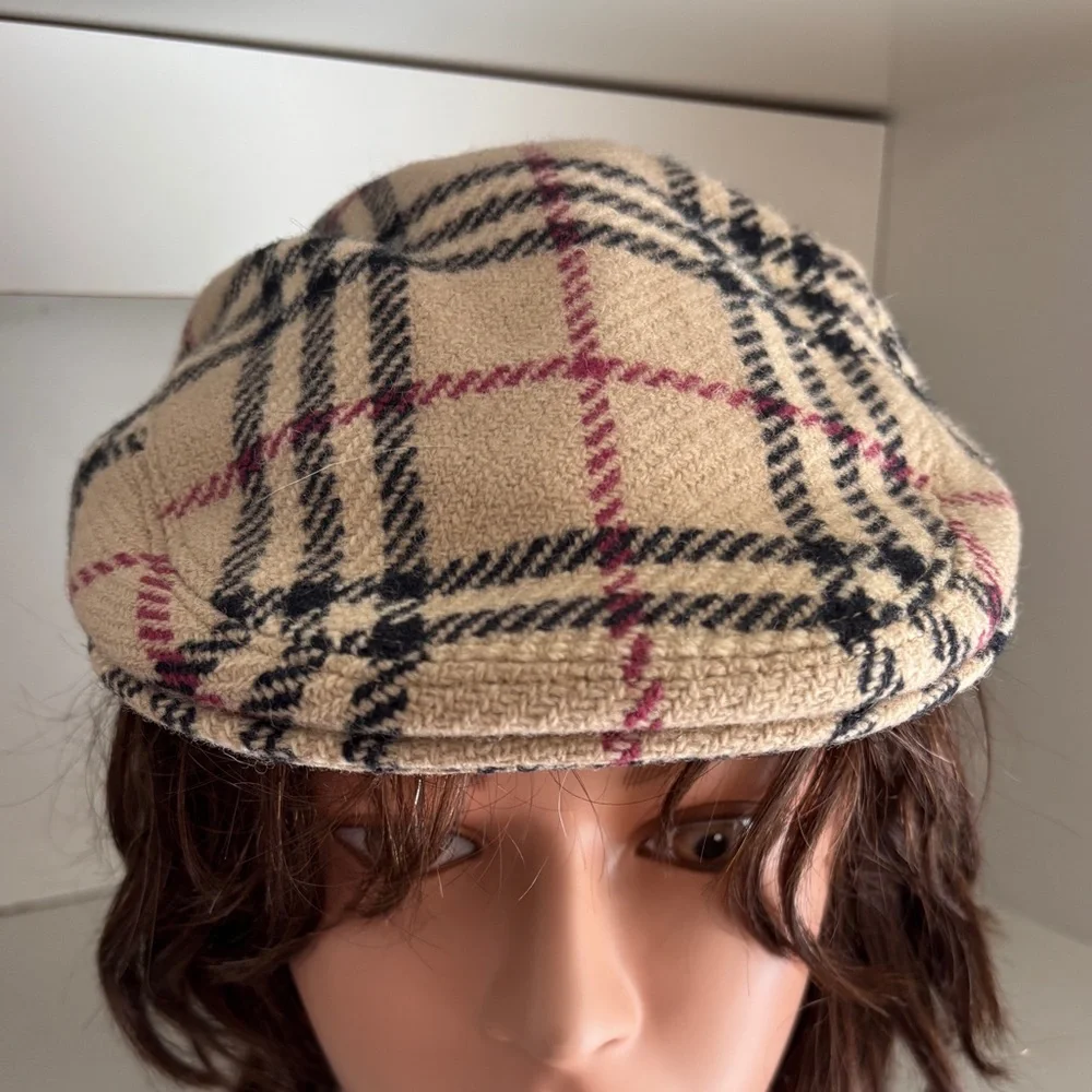 Burberry be white small